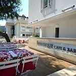 Doc's Boutique Szálloda 4*