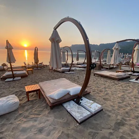 Doc's Boutique Hotel