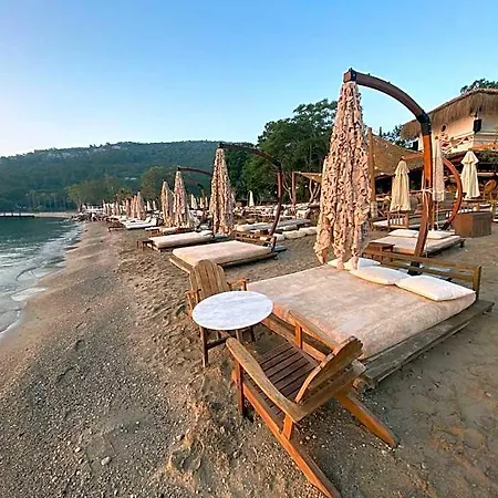 Doc's Boutique Hotel
