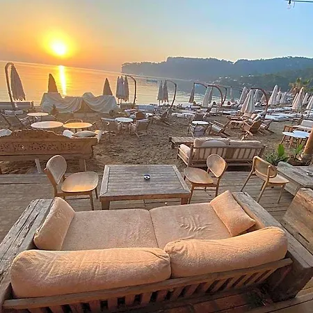Doc's Boutique Hotel