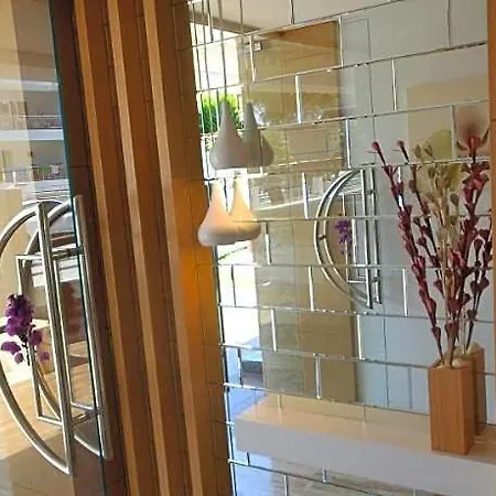 Doc's Boutique Hotel 3*