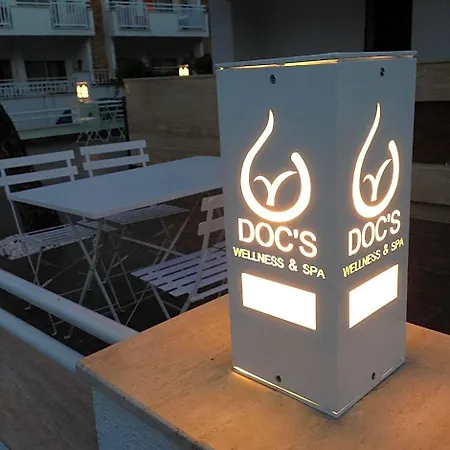 Doc's Boutique 3*