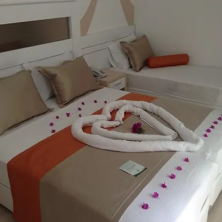 Doc's Boutique Hotel 4*