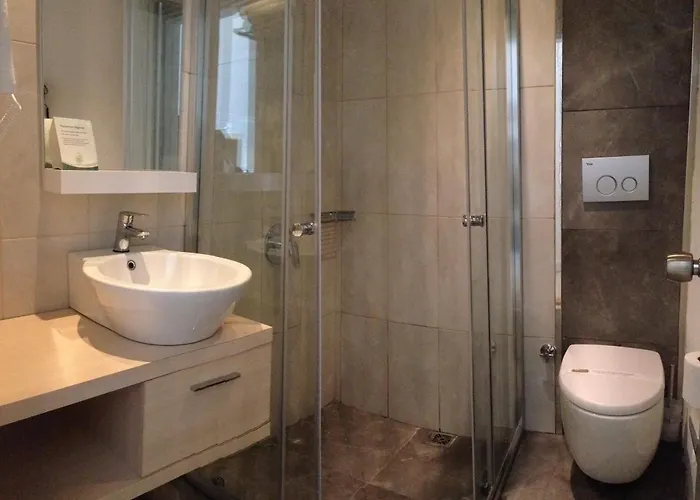 Doc's Boutique Hotel 4*