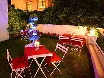 Doc's Boutique Hotel