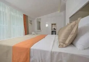 Doc's Boutique Hotel