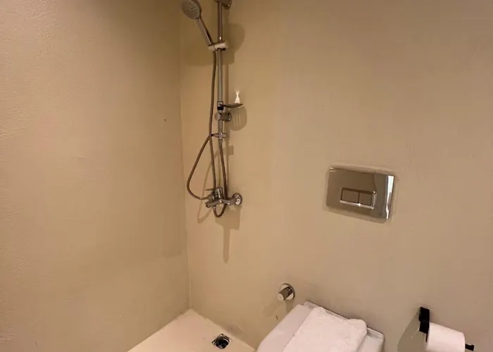 Doc's Boutique מלון 4*